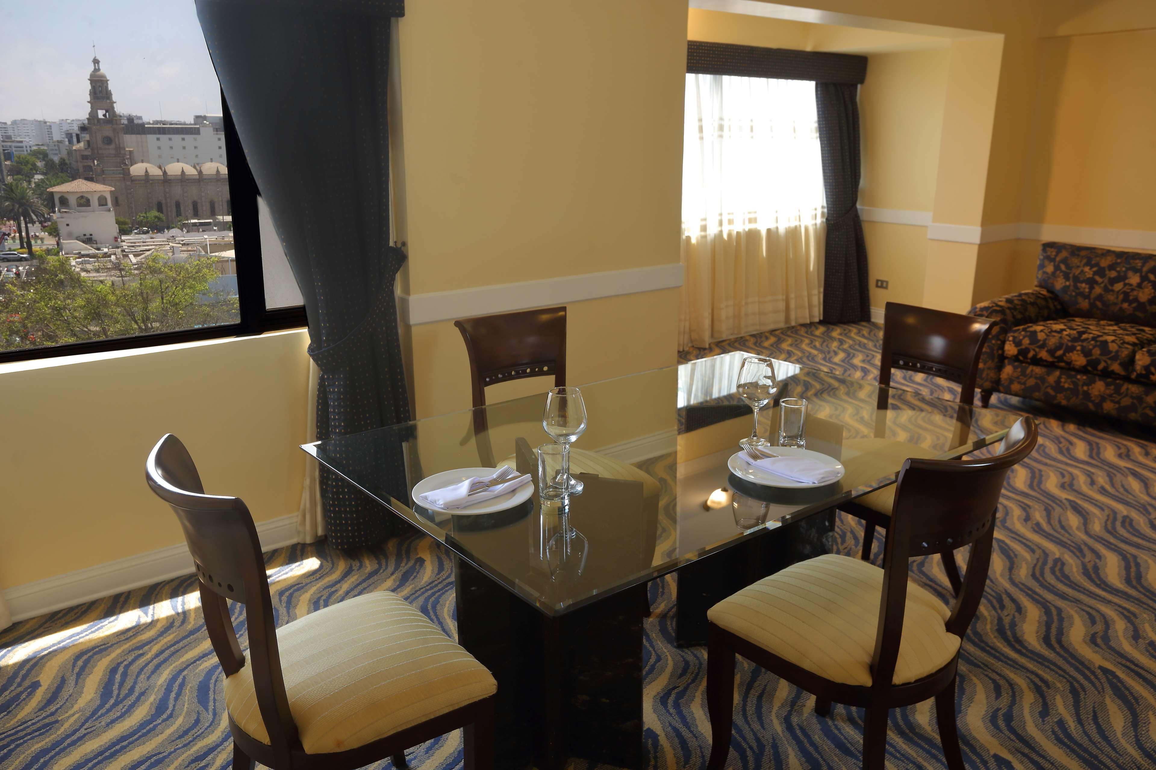 Radisson Hotel Plaza Del Bosque 리마 외부 사진